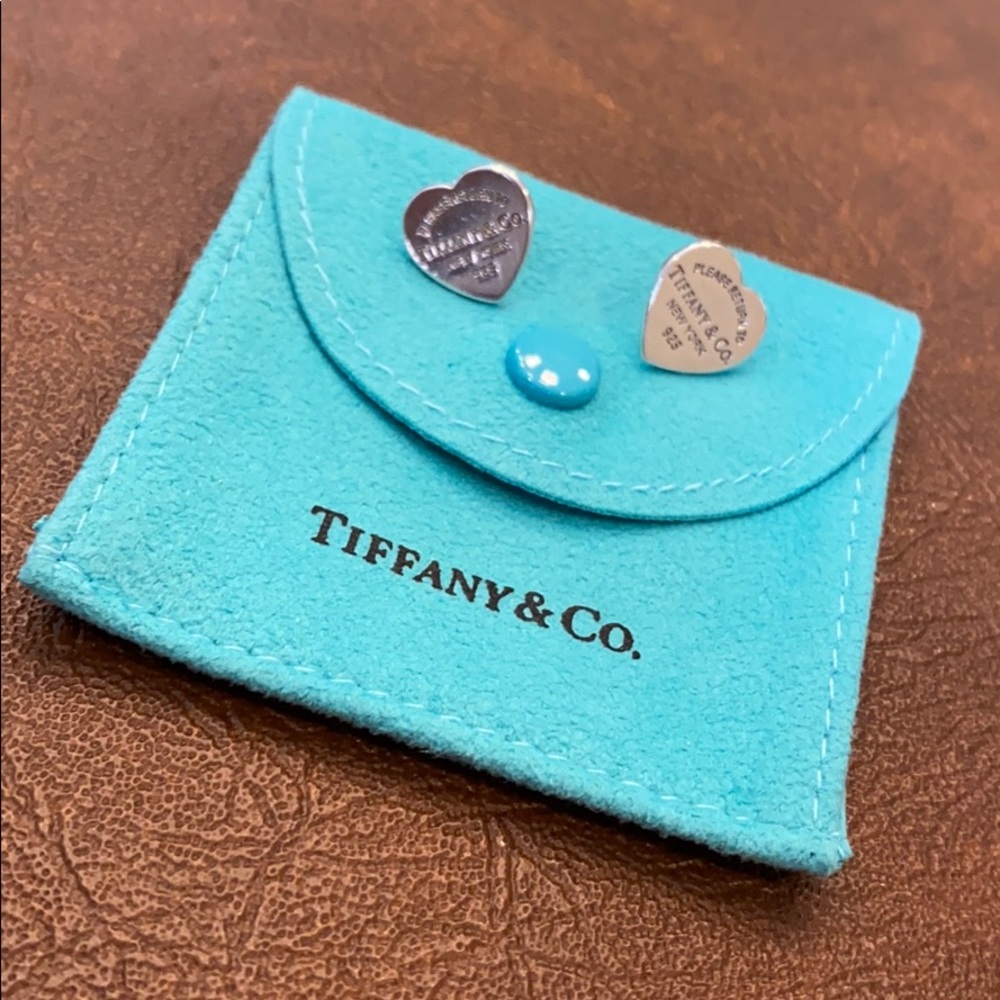 Tiffany & Co. Return to Tiffany Heart Earrings